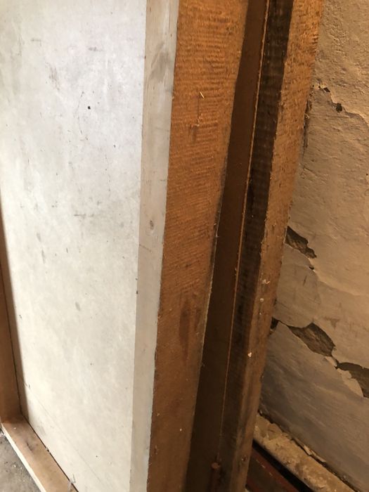 Продам деревянные двери