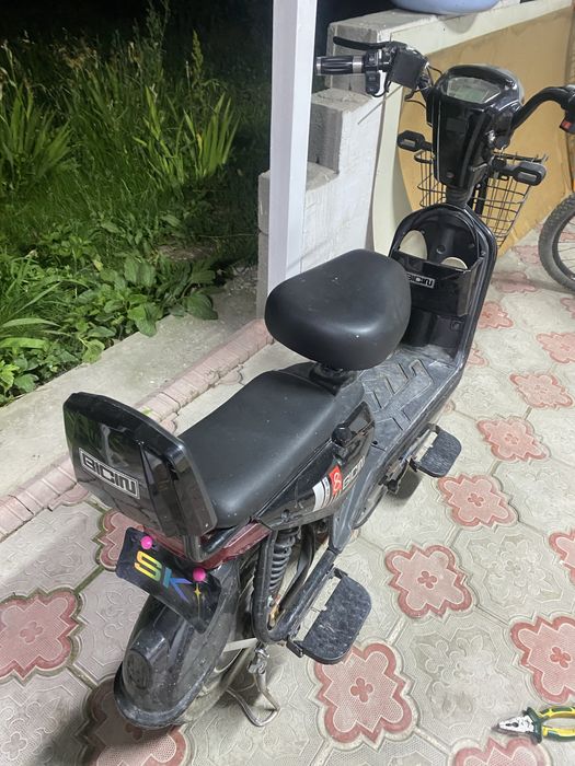 Продам ск8 скутер