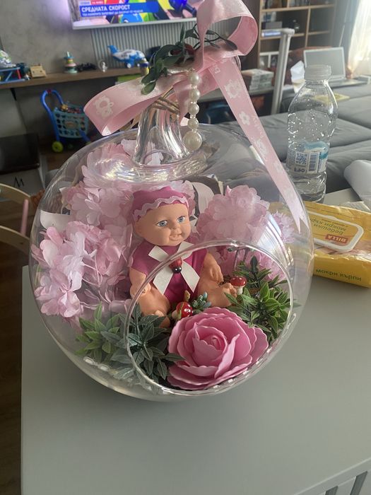 Аранжировка от цветя за бебе момиченце