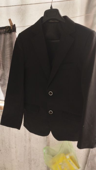 Продам школьный костюм