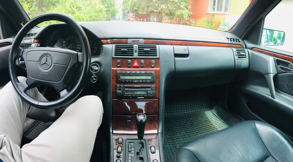 MERCEDES-BENZ E-Class 1997 — imagine 3