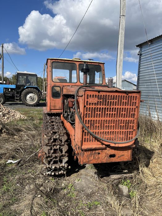 Трактор гусеничный алтаец т4