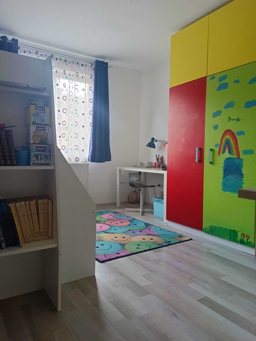 Apartament spațios și luminos de vanzare