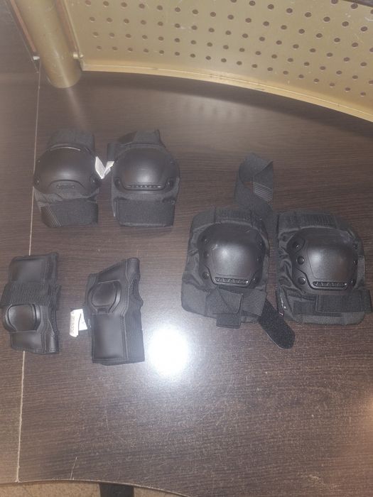 Echipament protecție genunchi coate mâini  200lei