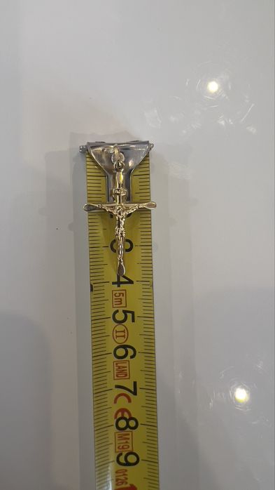 Cruce aur galben 18k noua. Greutate: 1.65g