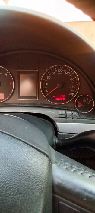 Audi a4b7  devanzare