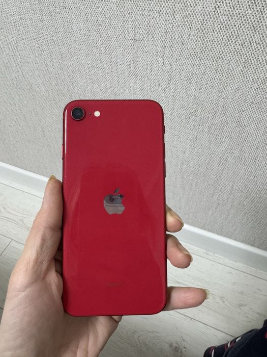 Продам срочно iphone SE 2020