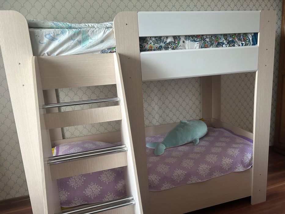 Продам двухъярусную кровать