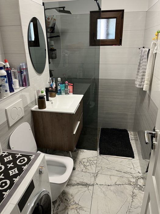 Apartament 3 camere decomandat 2 bai. Astra nu colaborez cu agentii. .