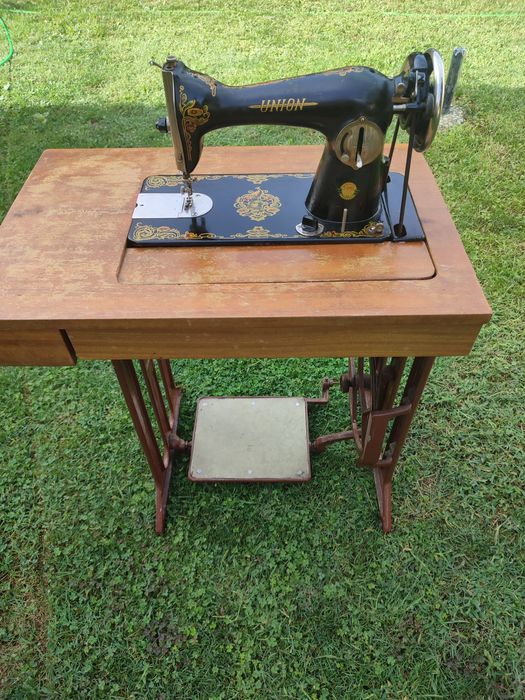 Крачна шевна машина Union, работеща, произв. в СССР