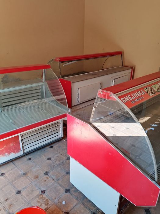 Vitrina xaladenik sotiladi zavaskoy