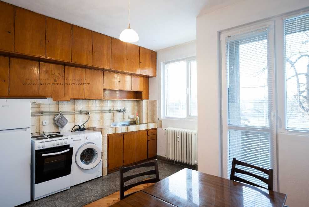 Дава се под наем Тристаен апартамент в София, Зона Б-18 - 91 кв.м за 561 € - Снимка #1