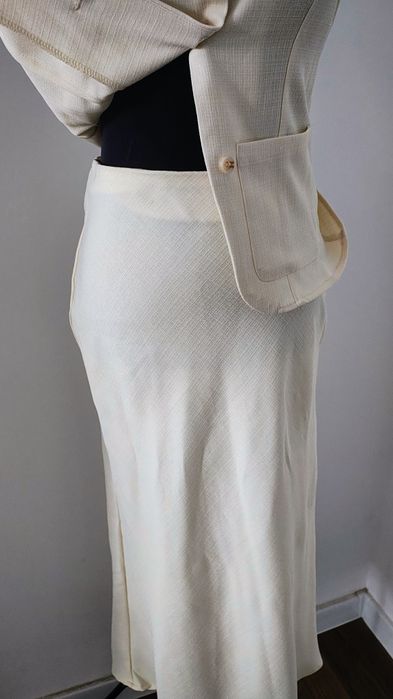 Costum fusta vesta