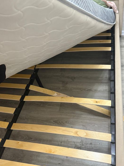 Продам Кровать 160х200