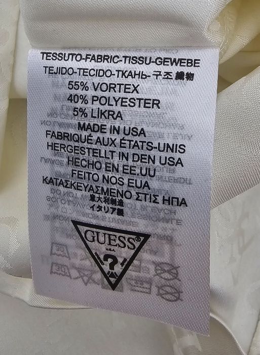 Costum Guess din satin ,mărimea  M
