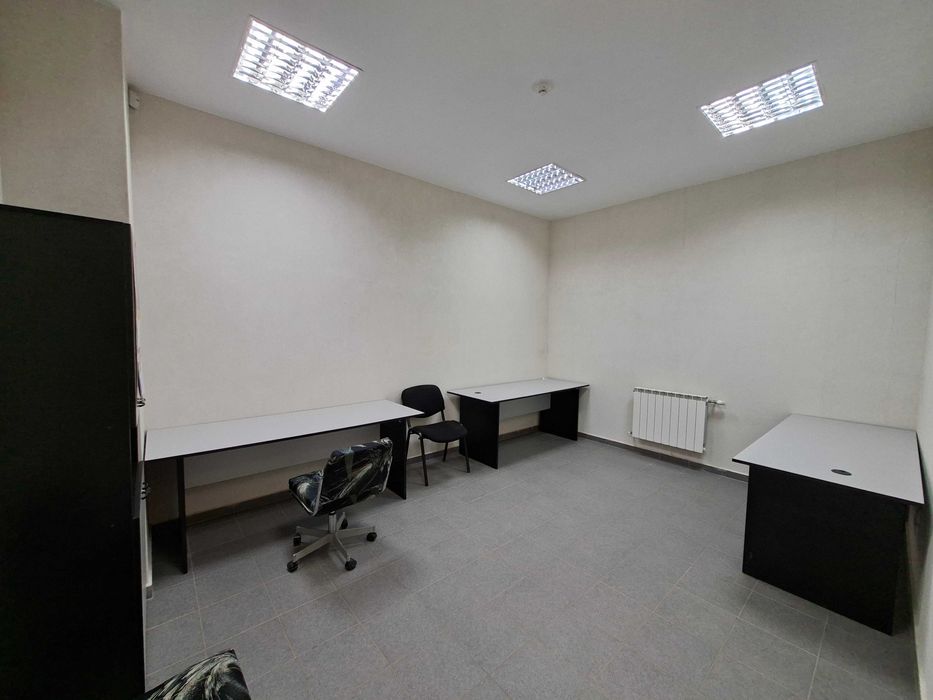 Отдава под наем склад в жк Младост 1А