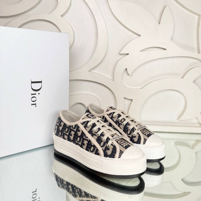 Tenesi Dior dama noi