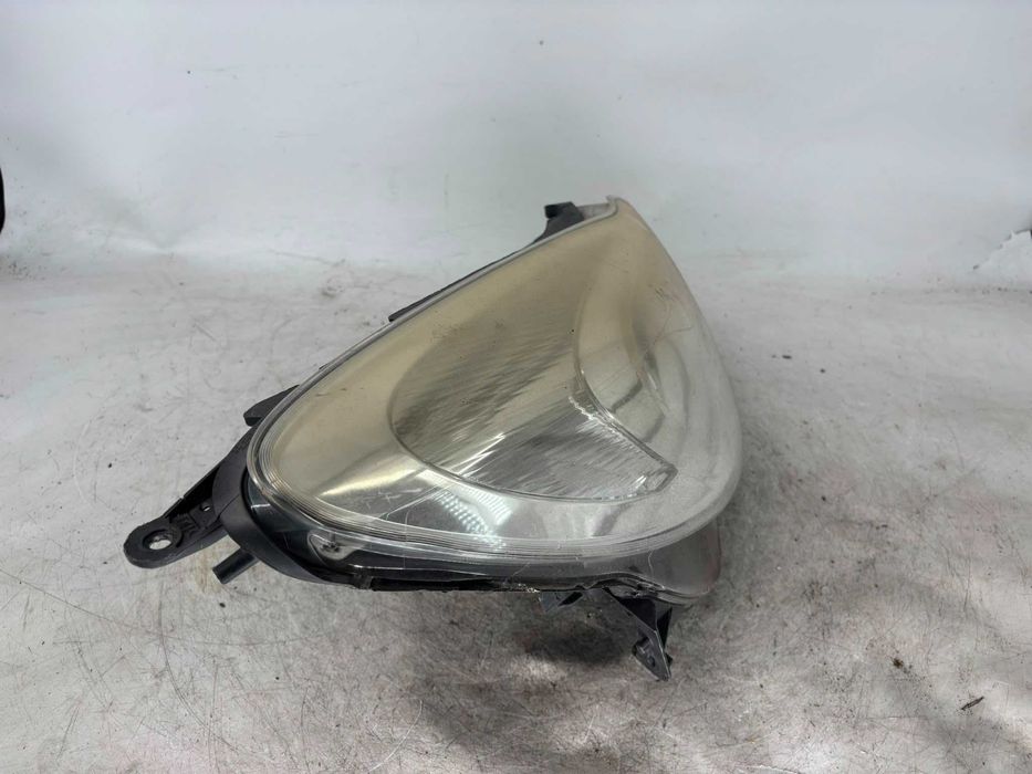 Far stanga/dreapta Opel Corsa d an 2012
