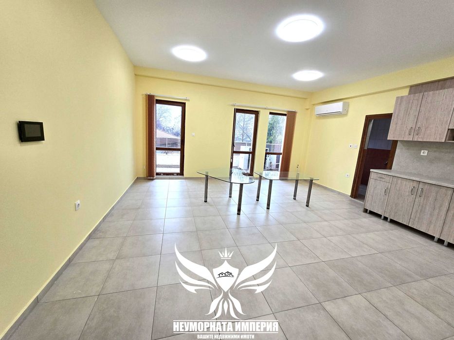 Под наем 43кв.м. 4 етаж помещение, офис студио, салон, ателие в град Асеновград топ център