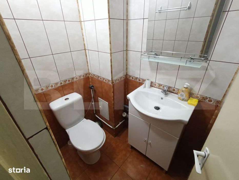 Inchiriere apartament 3 camere, 2 bai, balcon inchis – zona Kaufland