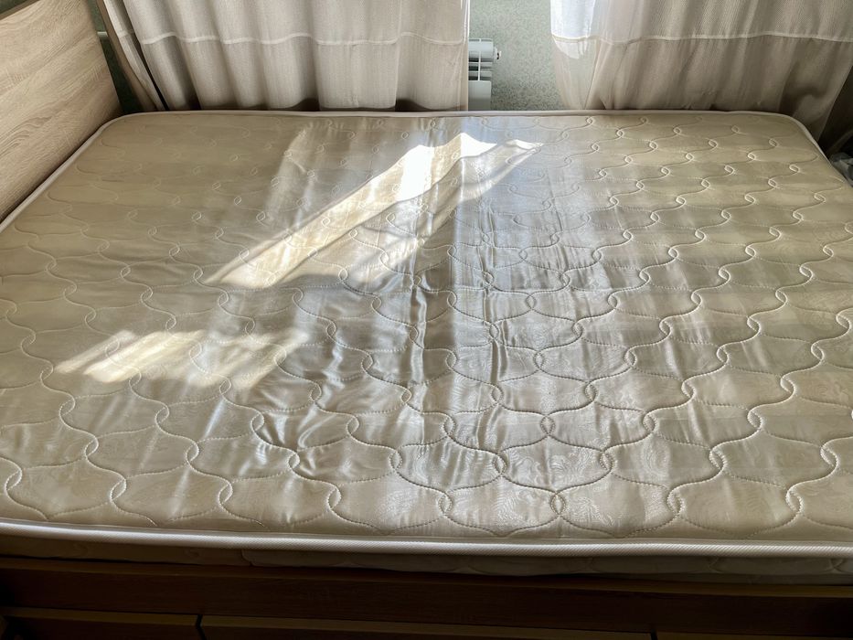 Матрас отдам бесплатно