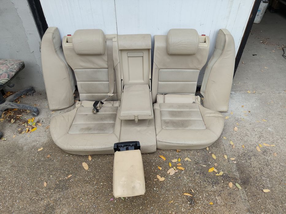 Bancheta și cotiera crem piele Skoda Octavia 2(2004-2013) berlină/Sedan