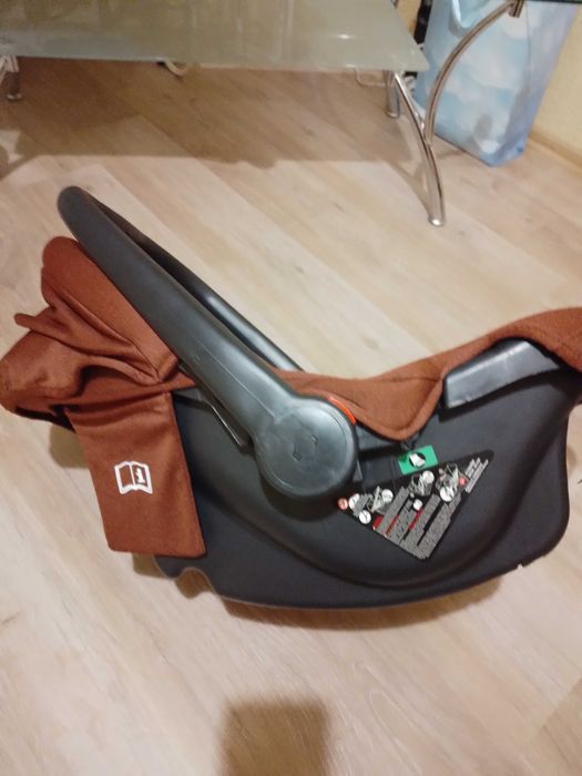 Продавам детска кошница