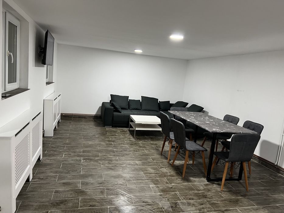 Închiriez cabana cu piscina, ciubar si sauna