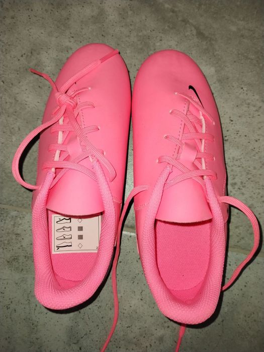 Чисто нови бутонки 32 номер