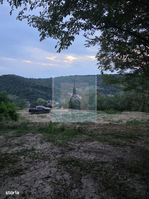 Teren intravilan de vanzare