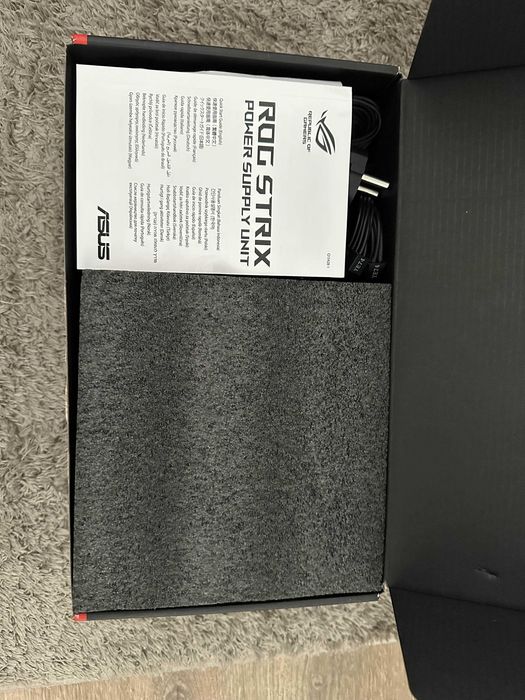 ASUS ROG Strix 1000W Gold — Захранване