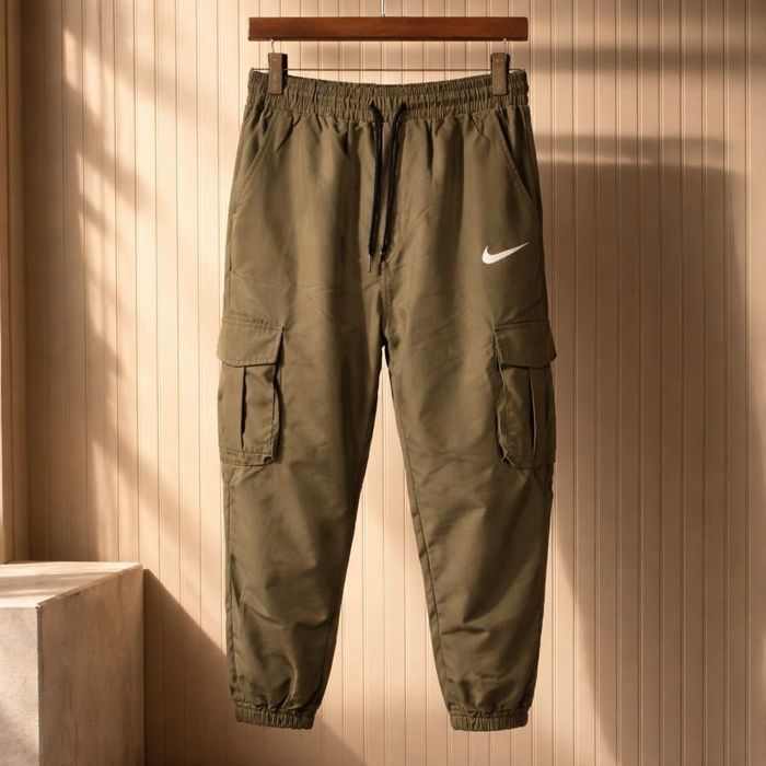 Pantaloni pentru bărbați