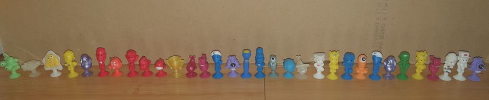 Colectie 202 figurine stikeez si alte accesorii