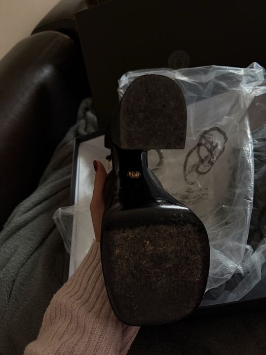 Черни Versace токчета