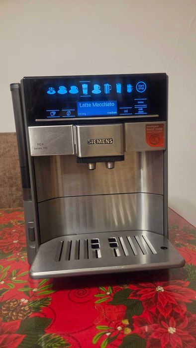 Espressorul automat Siemens EQ.6 plus s700
