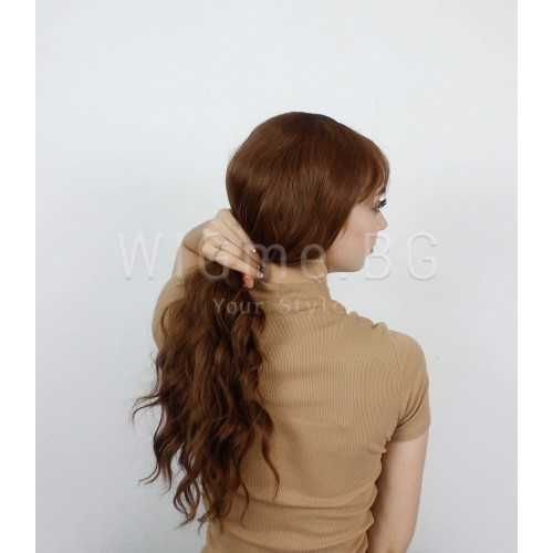 Дълга на вълни светлокестенява перука с бретон Мег