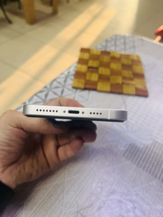 Iphone XS MAX на корпусе iphone 17 pro max