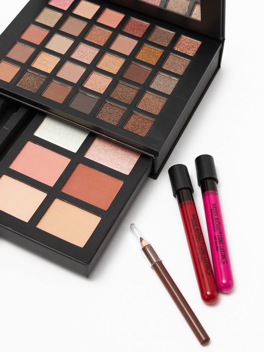 Комплект грим Miss Rose – 30 сенки + руж, хайлайтър