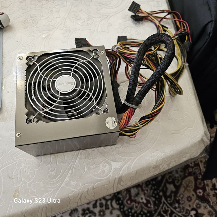 Huntkey blok pitaniya