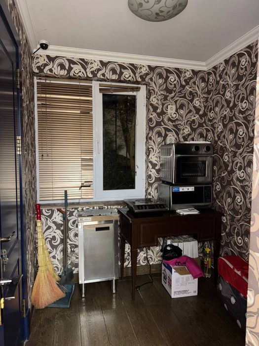 Буюк Ипак Йули Максим Горький | 85кв - нежилое помещение вдоль дороги