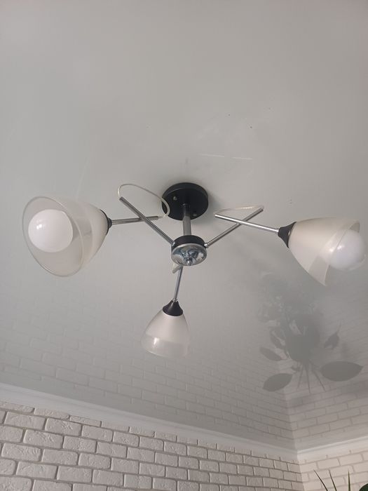 Продам люстру для кухни