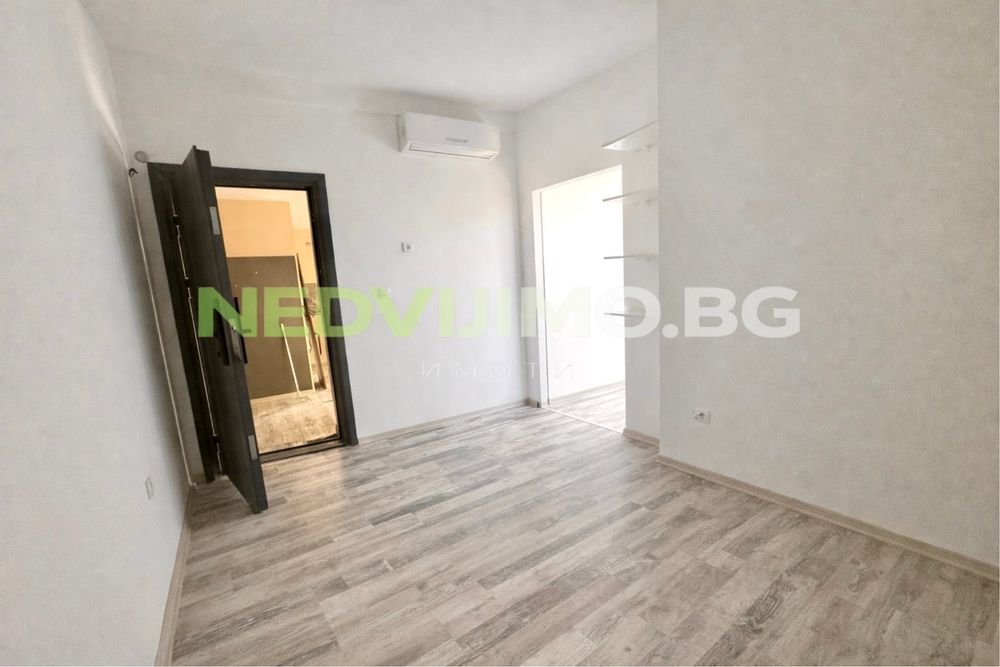 Тристаен апартамент в Пчелина