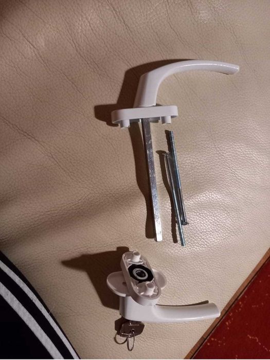 Mâner pt ușă de balcon cu cheie