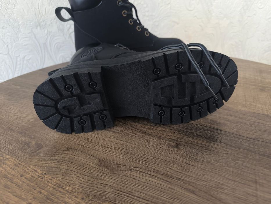 Продам новые сапожки