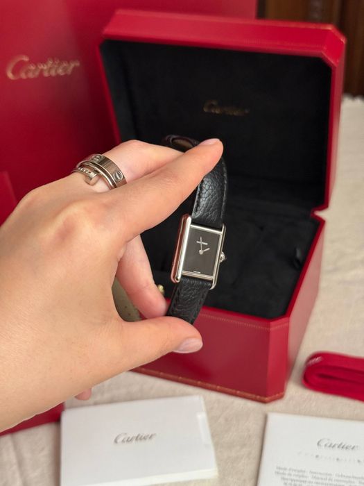 Часы Cartier Tank
