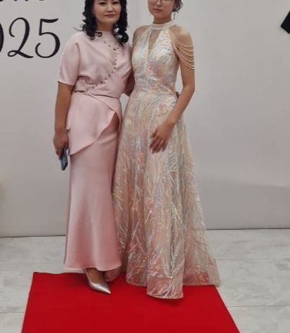 Вечернее платье в пол с пайетками