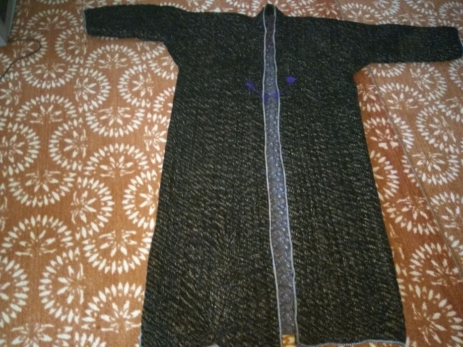 Чапаны разные  новые. Цены договорные.   .