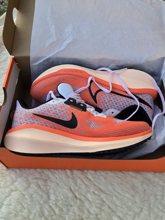 Nike Vomero 17 оригинални дамски сникърси 39 номер нови