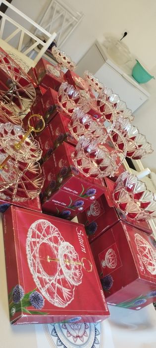 Рубин тусти вазалар