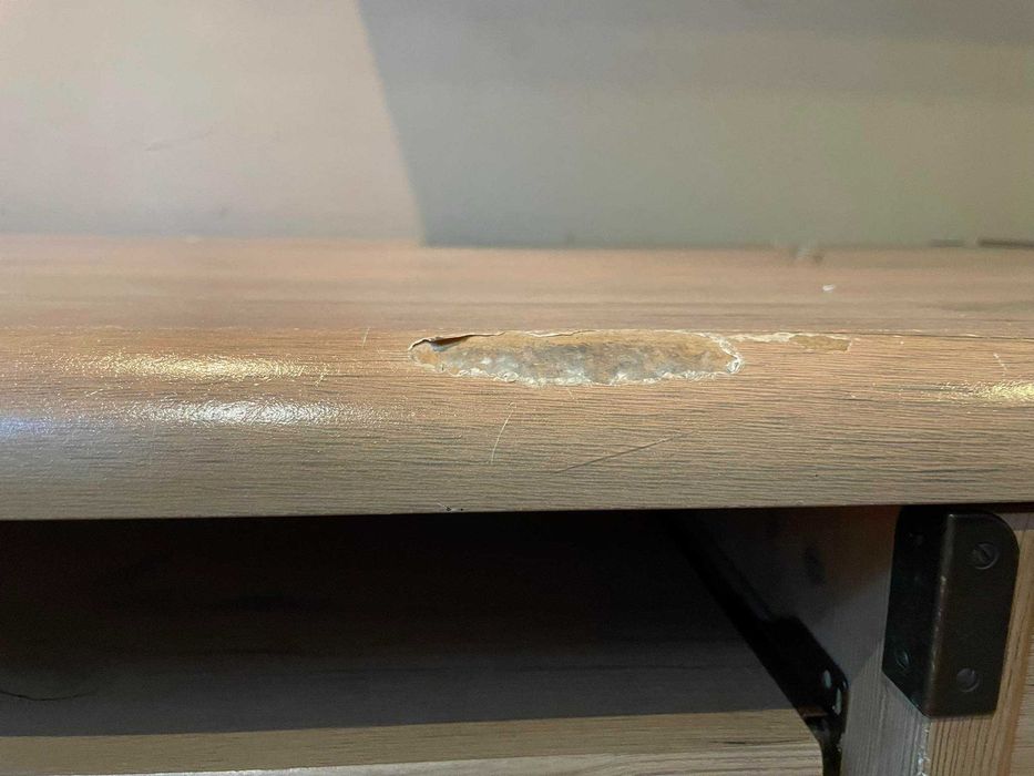 Шкафове и етажерки